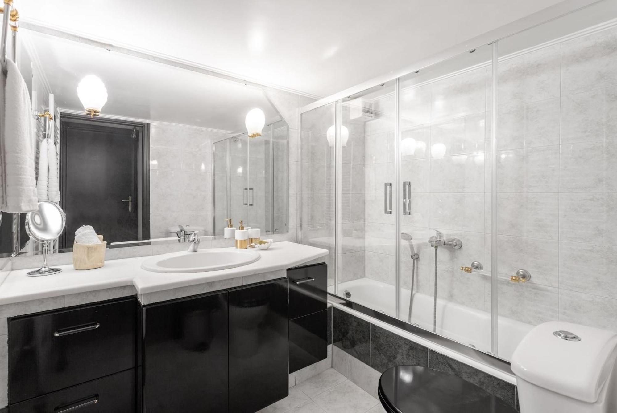 Fresh Detailed Stylish Apartment At Acropolis เอเธนส์ ภายนอก รูปภาพ