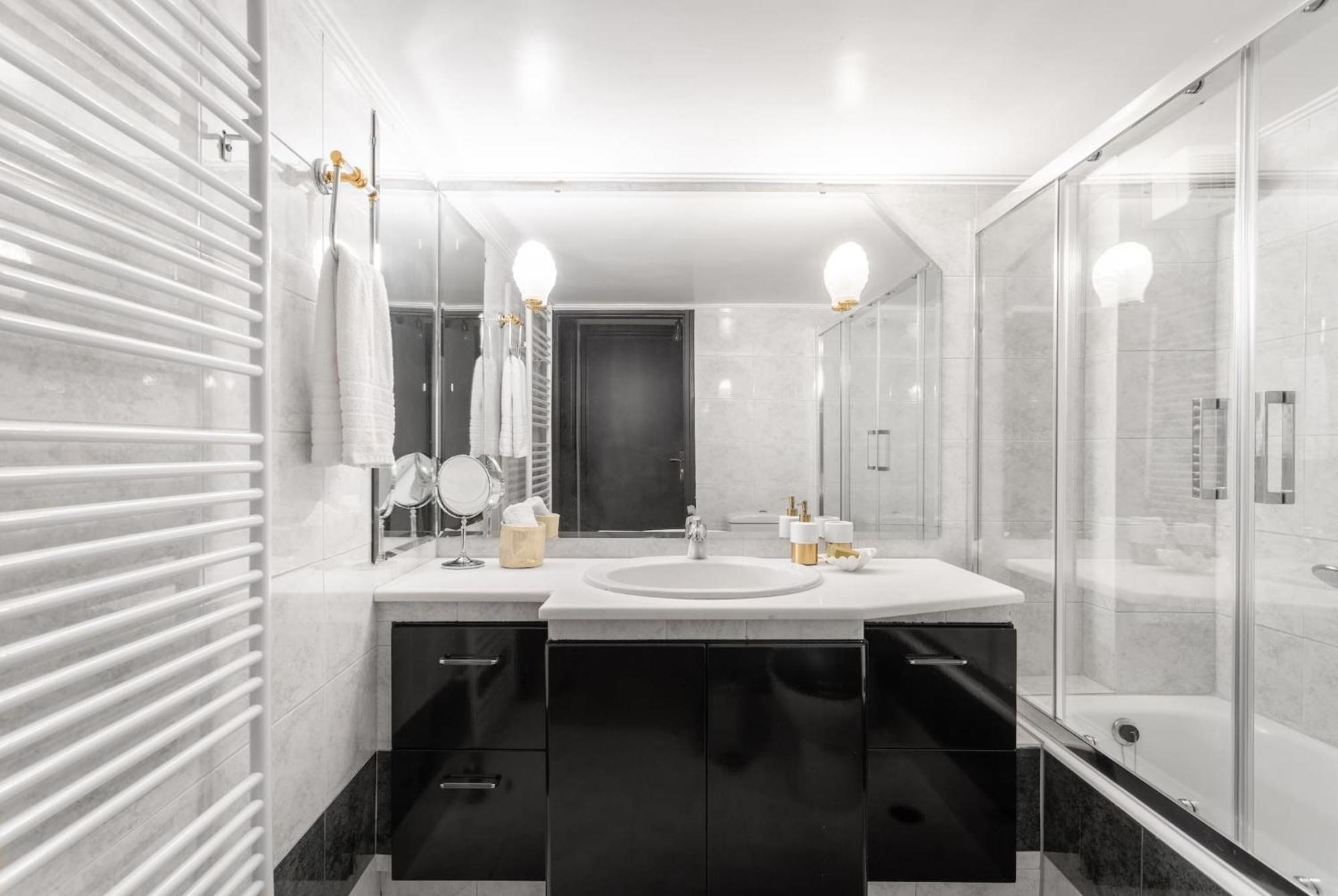 Fresh Detailed Stylish Apartment At Acropolis เอเธนส์ ภายนอก รูปภาพ