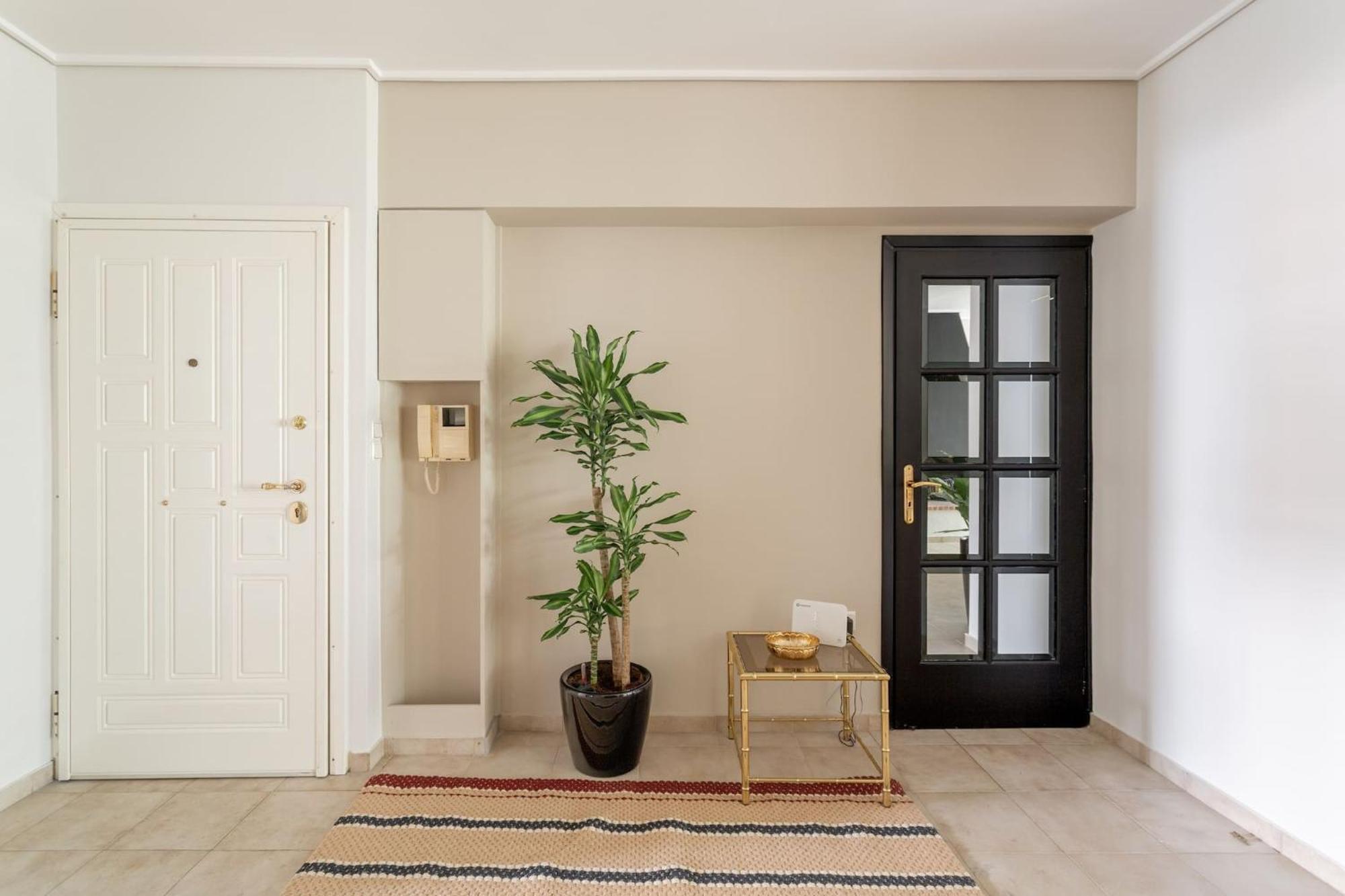 Fresh Detailed Stylish Apartment At Acropolis เอเธนส์ ภายนอก รูปภาพ